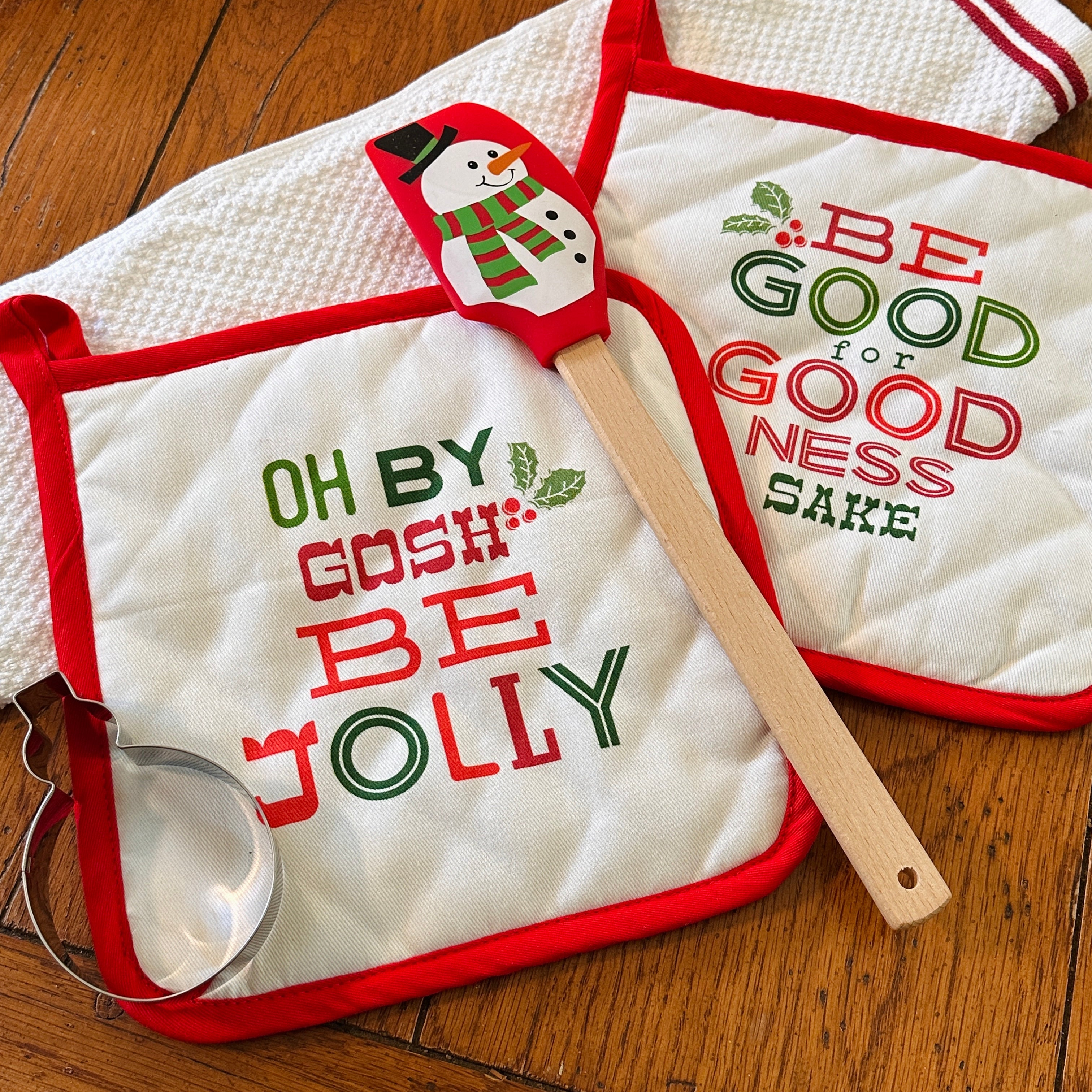 Holiday Spatula with Cookie Cutter and Potholders for