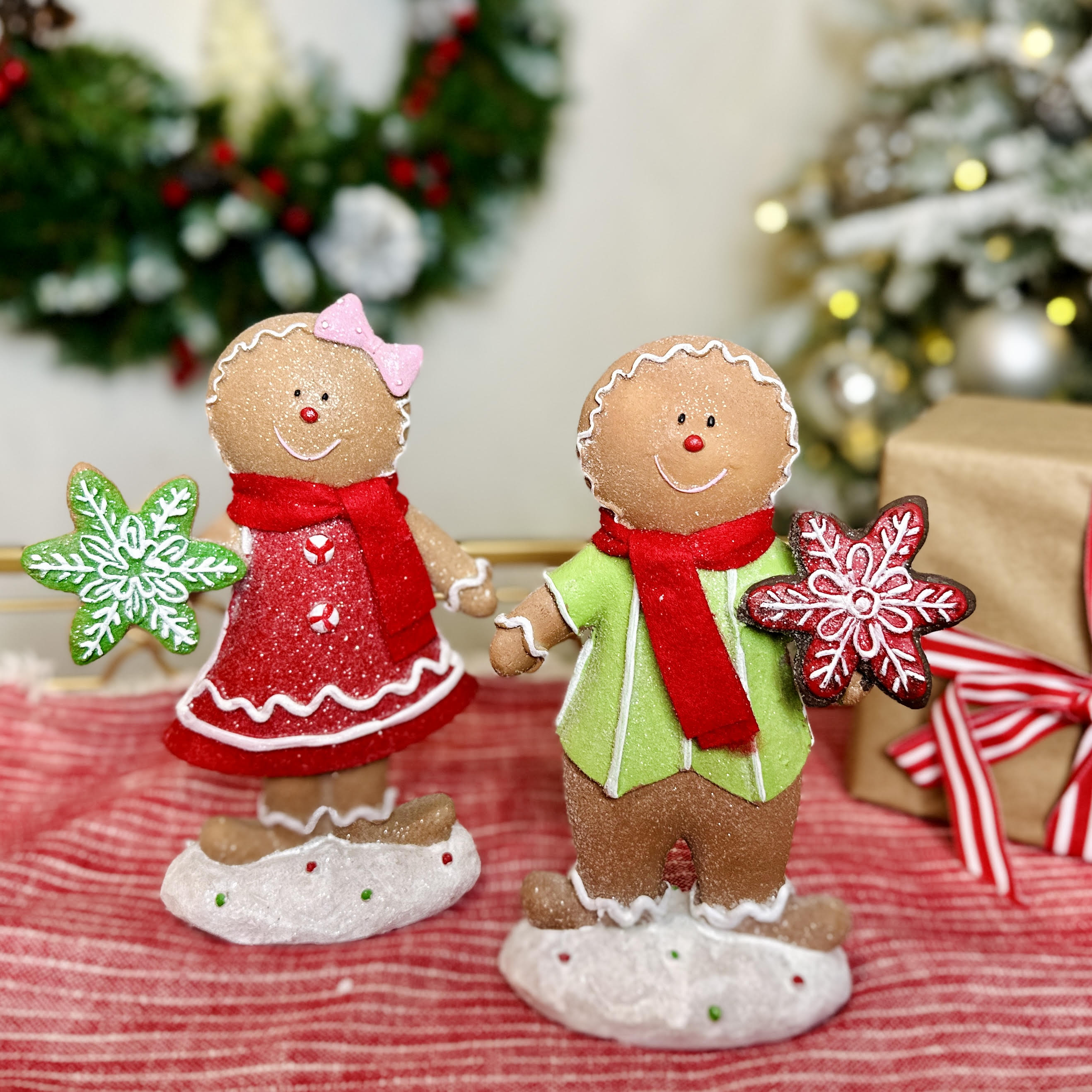 Gingerbread Couple w/ Cookies for