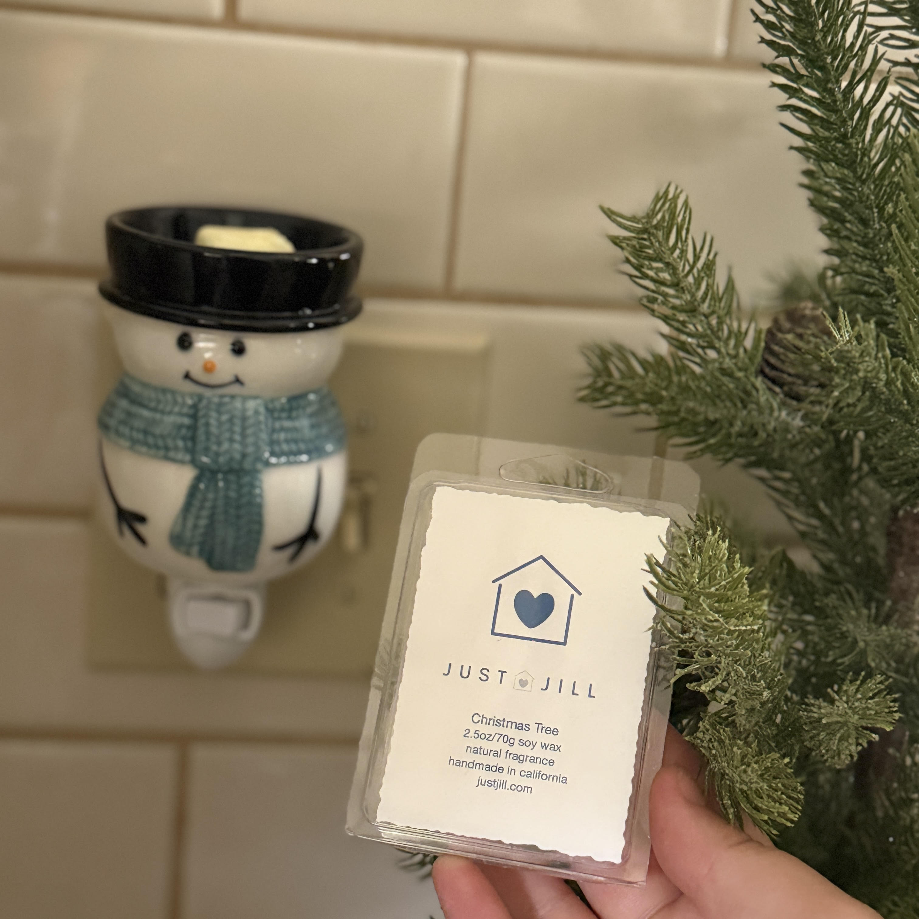 Candle Warmers Snowy Pluggable Fragrance Warmer